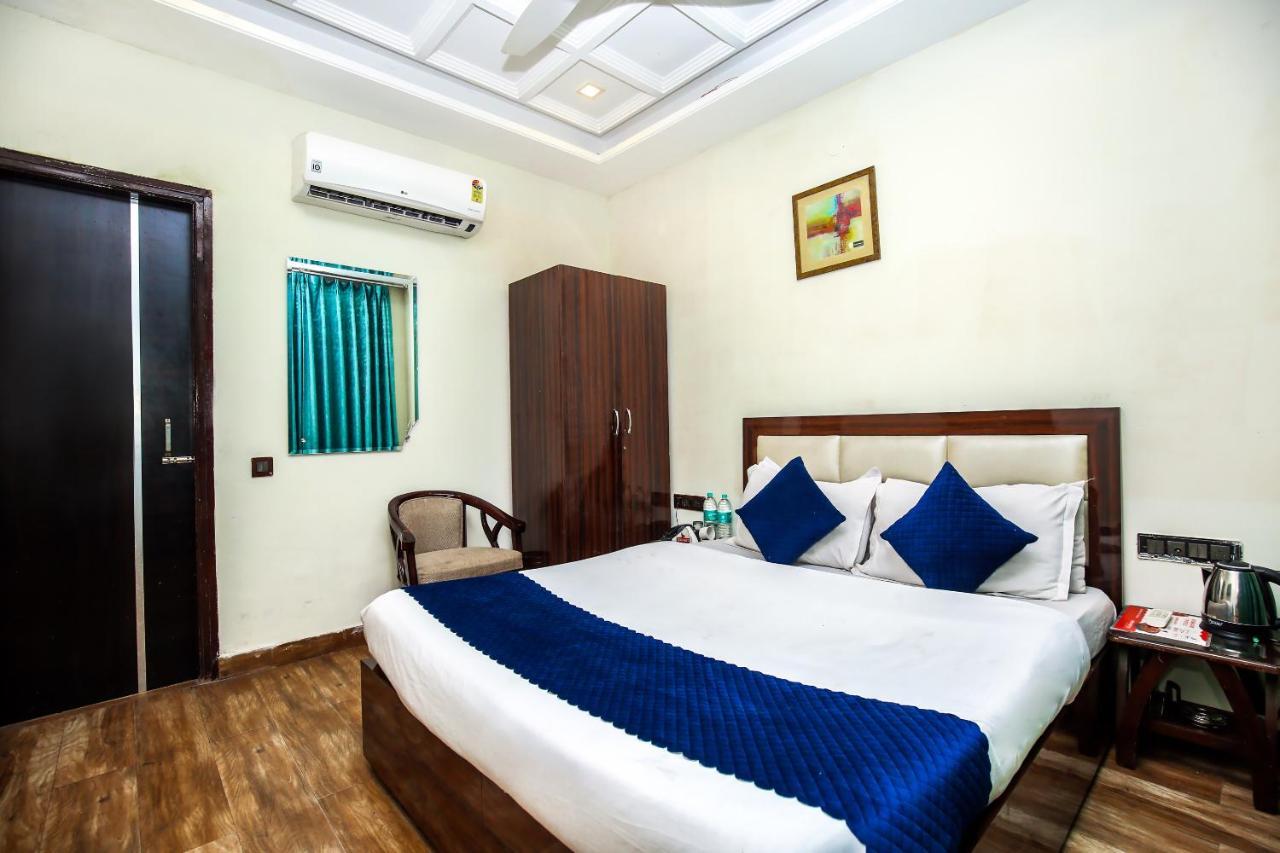 Hotel Wisteria -Main Highway Hotel Zirakpur Buitenkant foto